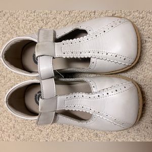 Livie & Luca size 1 girls shoes white